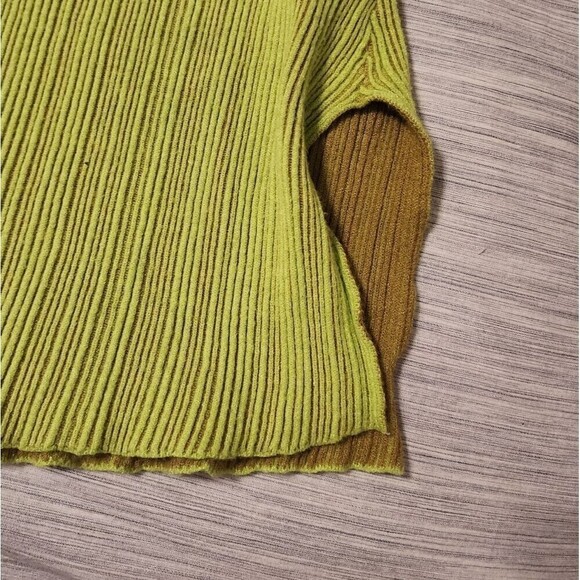 PrettyLittleThing Shape Lime Contrast Split Bodycon Skirt with Crop Top Set 12 - Picture 9 of 9